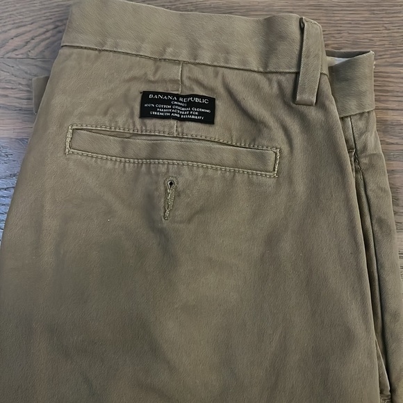 Banana Republic Chinos 30x32 - Picture 3 of 3